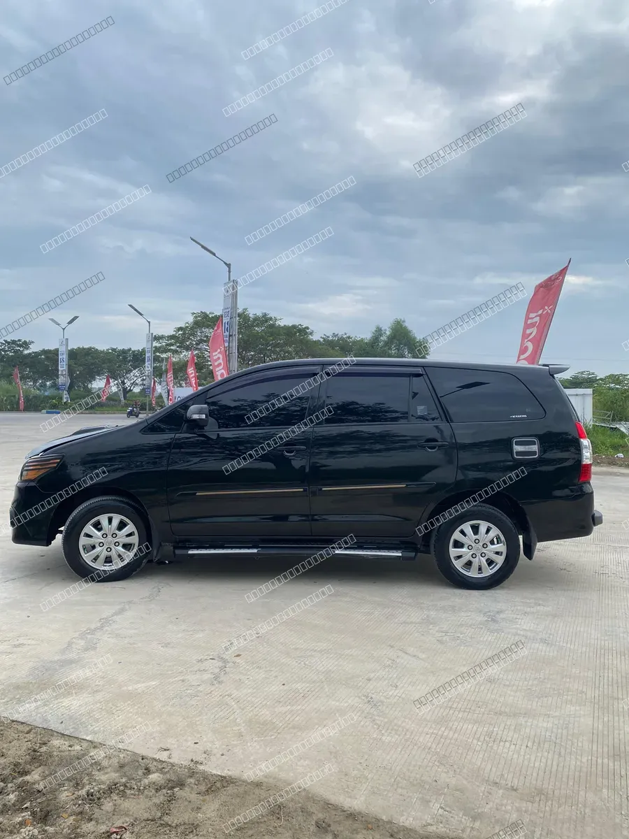 Toyota Innova 2014 - Hitam 2014 — NCC-8765